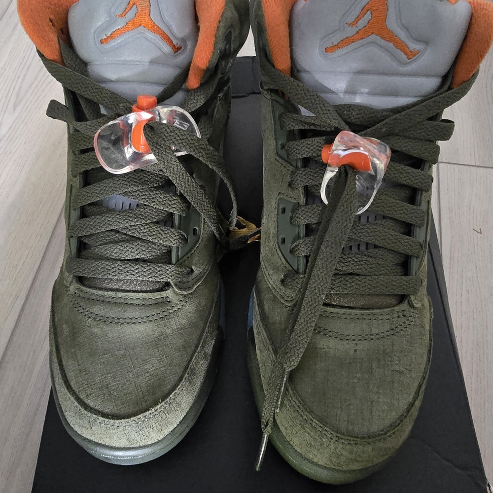 Jordan Air Retro 5 in Olive and Orange